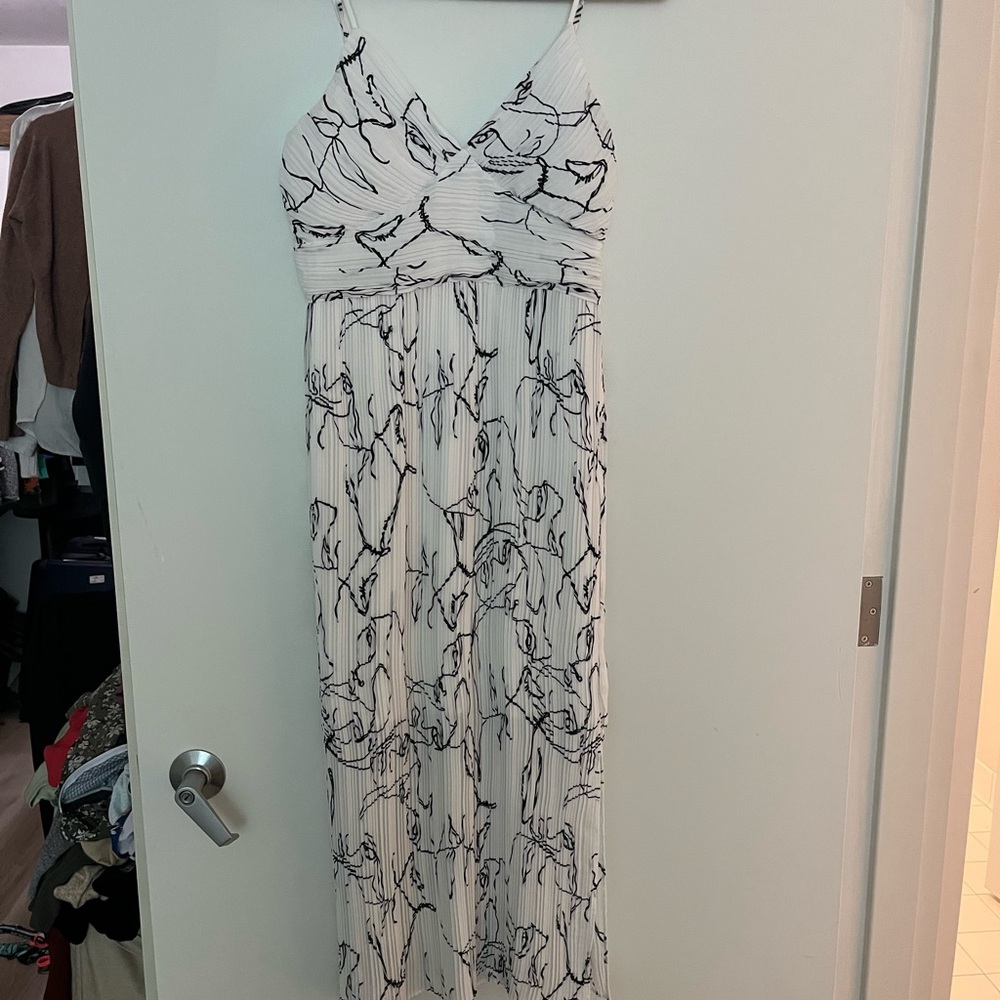 Banana Republic White and Black Dress